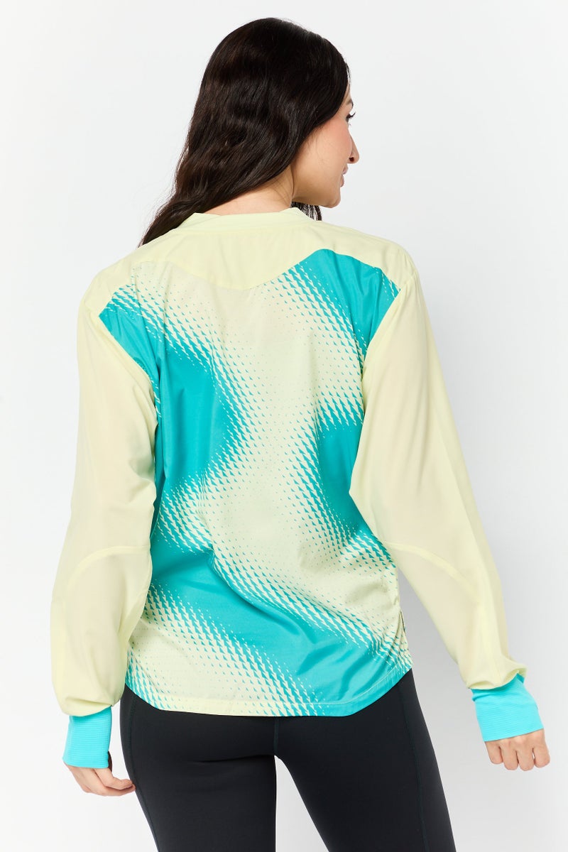 Hoka Women Sportswear Fit Training Wind Shell Jacket, Multicolor - Image 2